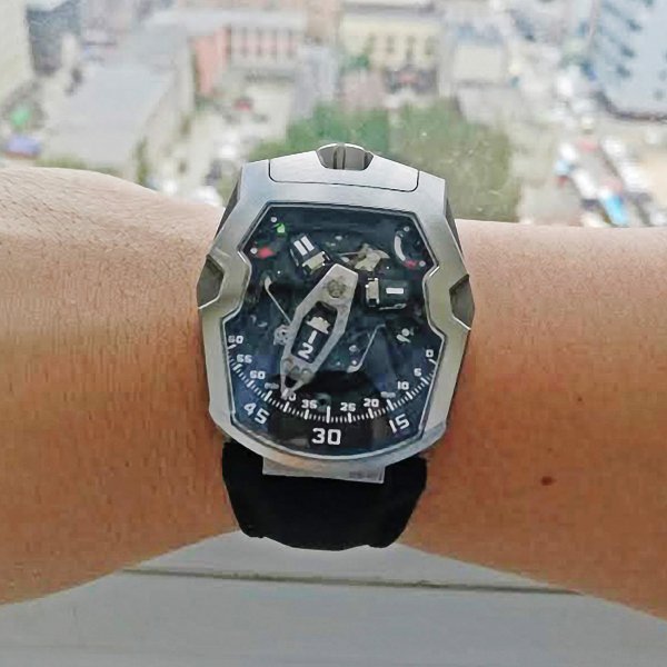 ISAAC's watch URWERK UR-210